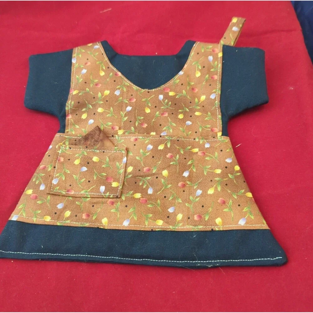 Vintage Amish Dress Pot Holder Handmade Fabric Apron Hot Pad Folk Art